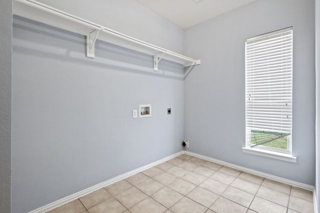 305 Creekside Drive, Anna, TX 75409