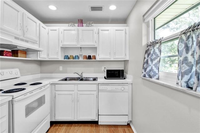 32 Pine Arbor Lane 205, Vero Beach, FL 32962