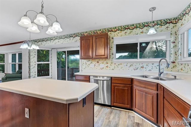 8679 General Grant Lane, Crestwood, MO 63123