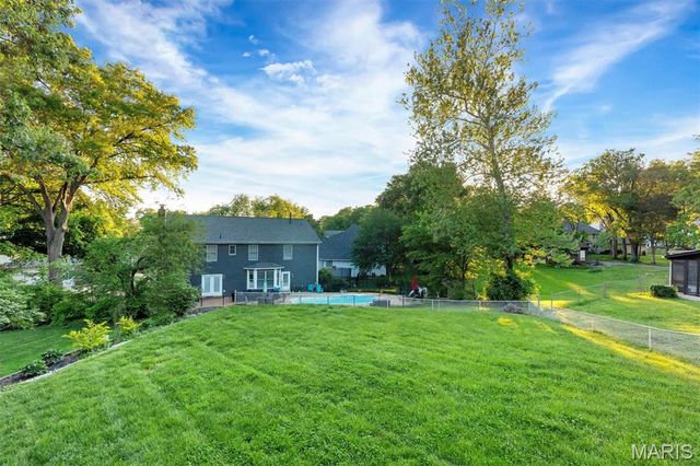 8679 General Grant Lane, Crestwood, MO 63123