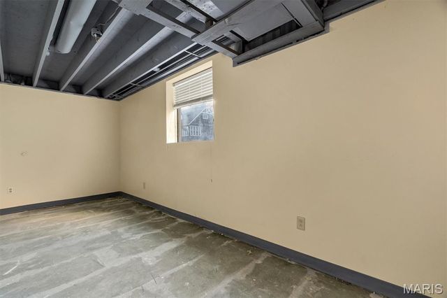 8679 General Grant Lane, Crestwood, MO 63123