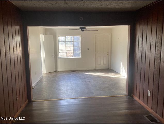 2871 Woodside Drive, Jackson, MS 39212