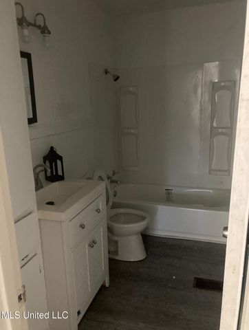 2871 Woodside Drive, Jackson, MS 39212