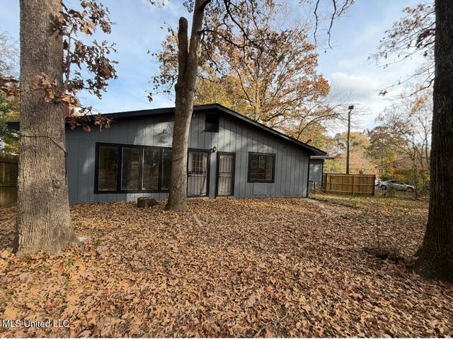2871 Woodside Drive, Jackson, MS 39212