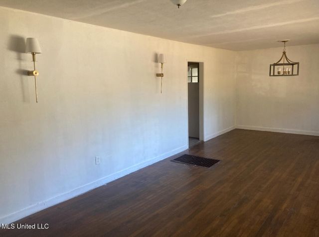 2871 Woodside Drive, Jackson, MS 39212