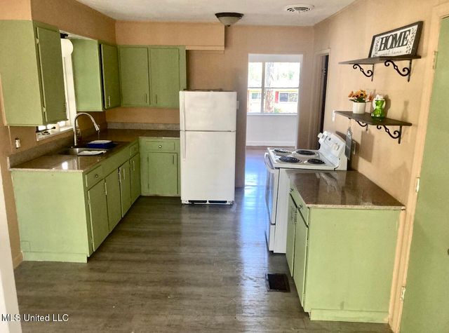 2871 Woodside Drive, Jackson, MS 39212