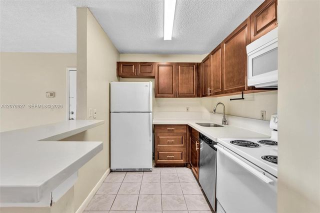 10765 Cleary Boulevard 104, Plantation, FL 33324