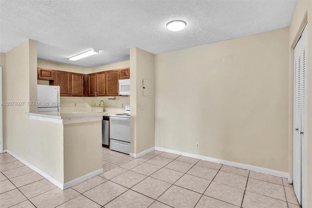 10765 Cleary Boulevard 104, Plantation, FL 33324