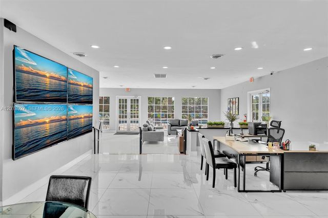 10765 Cleary Boulevard 104, Plantation, FL 33324
