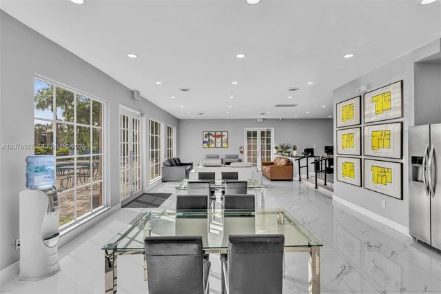 10765 Cleary Boulevard 104, Plantation, FL 33324