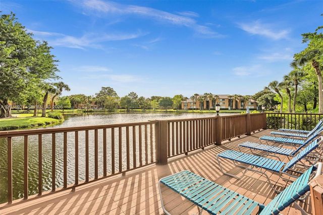 10765 Cleary Boulevard 104, Plantation, FL 33324