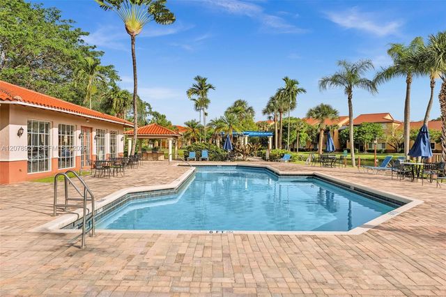 10765 Cleary Boulevard 104, Plantation, FL 33324
