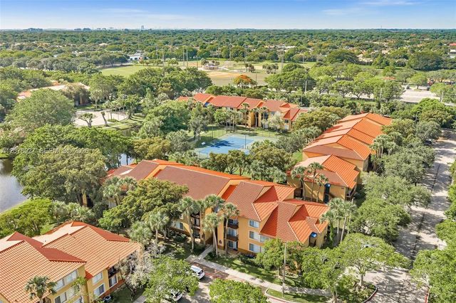 10765 Cleary Boulevard 104, Plantation, FL 33324