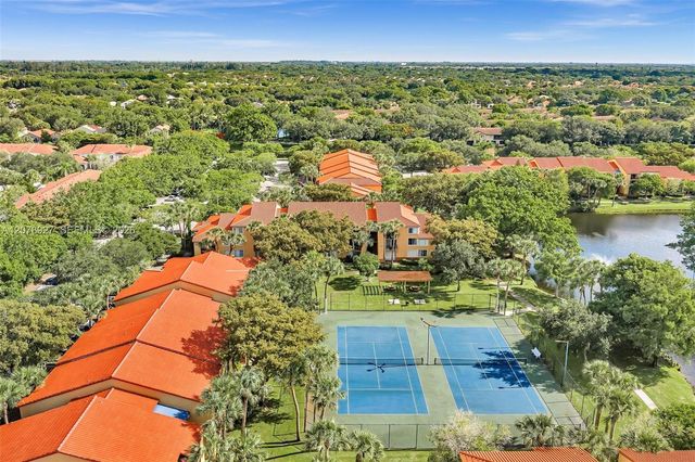 10765 Cleary Boulevard 104, Plantation, FL 33324