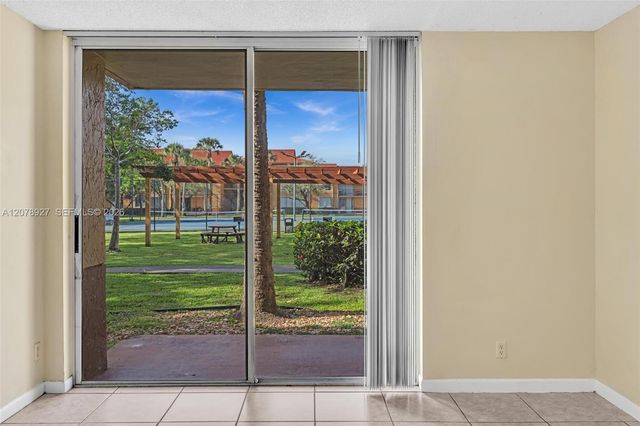 10765 Cleary Boulevard 104, Plantation, FL 33324