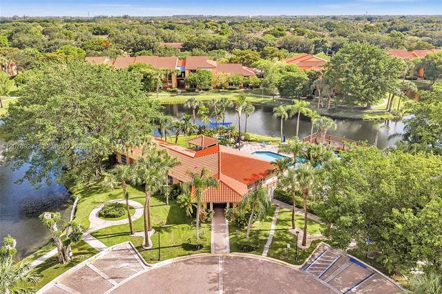 10765 Cleary Boulevard 104, Plantation, FL 33324