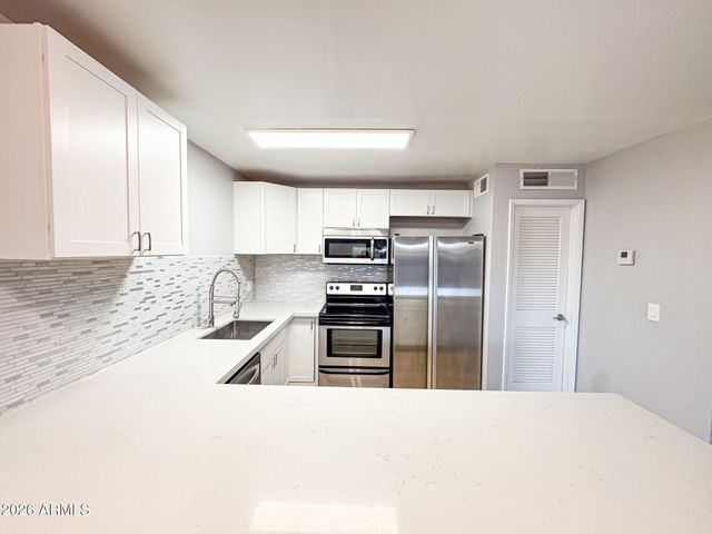 8055 E THOMAS Road E109, Scottsdale, AZ 85251