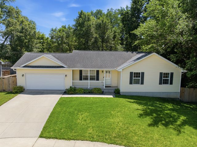 1717 Court Street, Adel, IA 50003