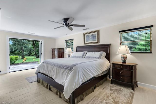 5100 Mahogany Ridge DR, Naples, FL 34119