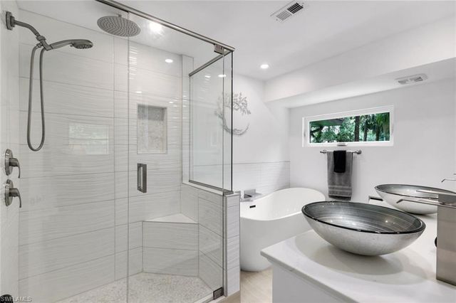 5100 Mahogany Ridge DR, Naples, FL 34119