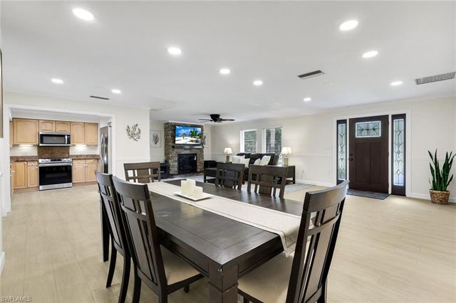 5100 Mahogany Ridge DR, Naples, FL 34119