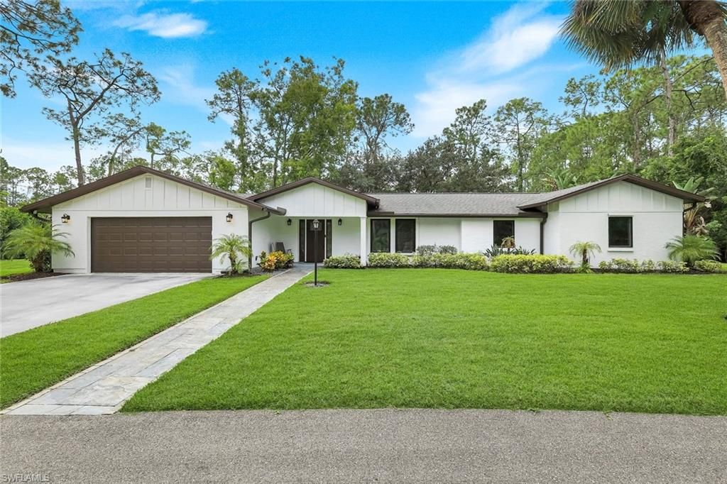 5100 Mahogany Ridge DR, Naples, FL 34119