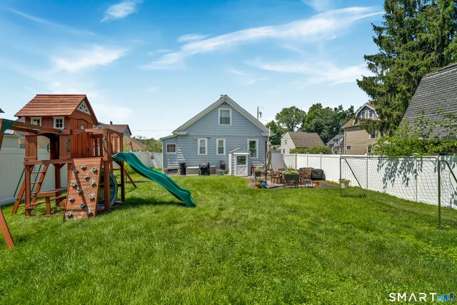 15 Laden Avenue, Wallingford, CT 06492