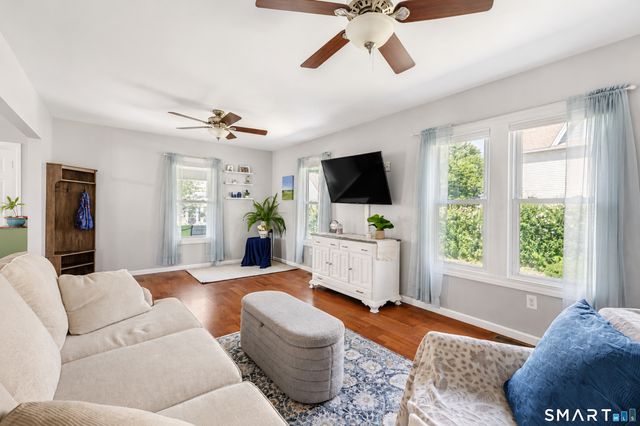 15 Laden Avenue, Wallingford, CT 06492