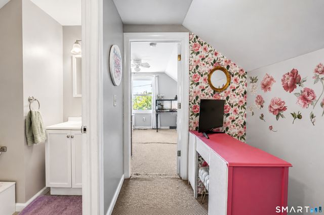 15 Laden Avenue, Wallingford, CT 06492