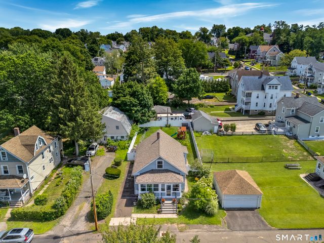 15 Laden Avenue, Wallingford, CT 06492