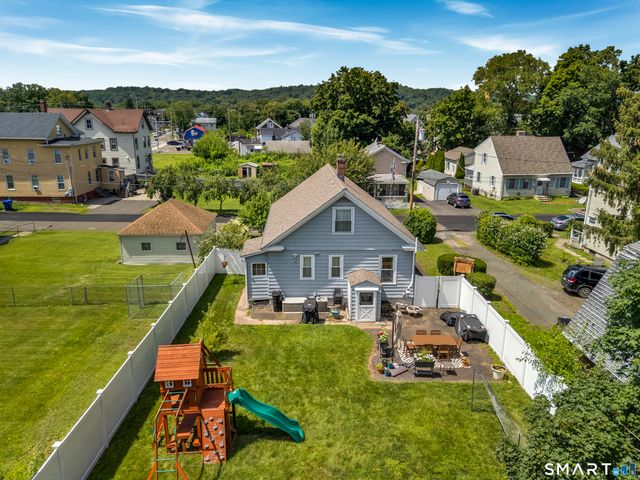 15 Laden Avenue, Wallingford, CT 06492
