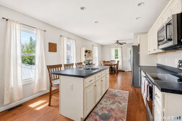 15 Laden Avenue, Wallingford, CT 06492