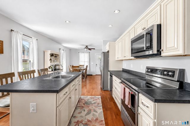 15 Laden Avenue, Wallingford, CT 06492