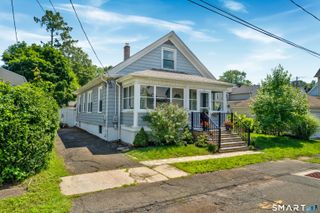 15 Laden Avenue, Wallingford, CT 06492