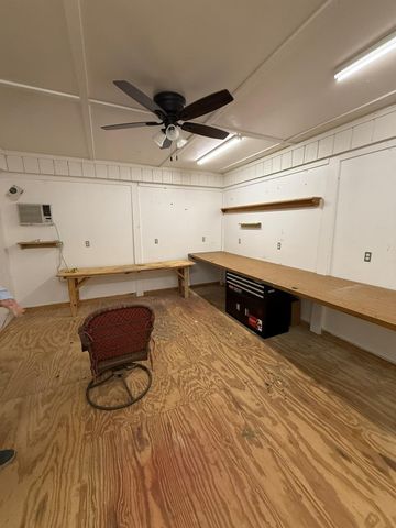 188 N Dogwood Street, Trinity, TX 75862