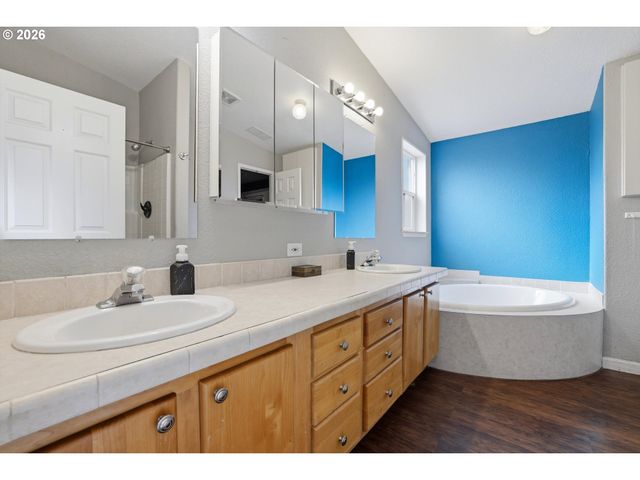 1005 FERRY St 13, Dayton, OR 97114