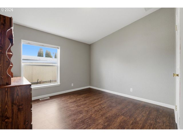 1005 FERRY St 13, Dayton, OR 97114