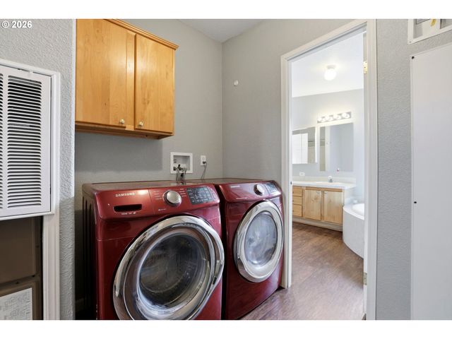 1005 FERRY St 13, Dayton, OR 97114