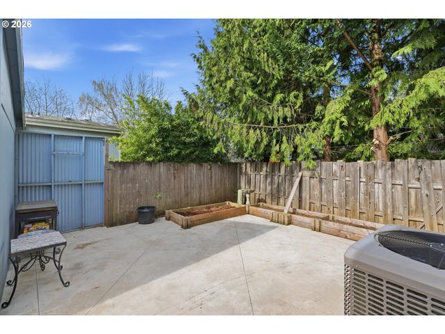 1005 FERRY St 13, Dayton, OR 97114