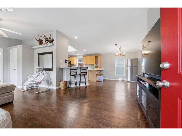 1005 FERRY St 13, Dayton, OR 97114