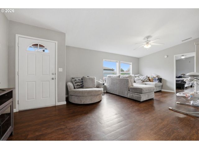 1005 FERRY St 13, Dayton, OR 97114