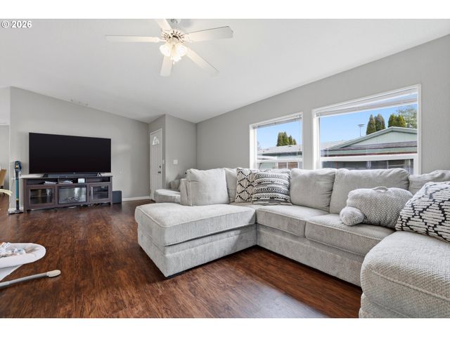 1005 FERRY St 13, Dayton, OR 97114