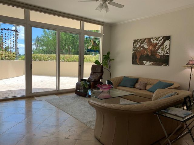 1063 W Hillsboro Mile 115, Hillsboro Beach, FL 33062