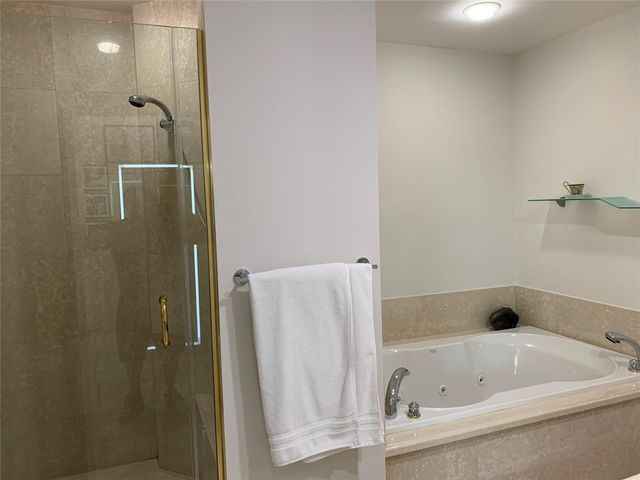 1063 W Hillsboro Mile 115, Hillsboro Beach, FL 33062