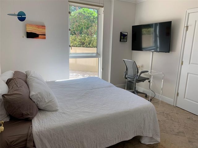 1063 W Hillsboro Mile 115, Hillsboro Beach, FL 33062