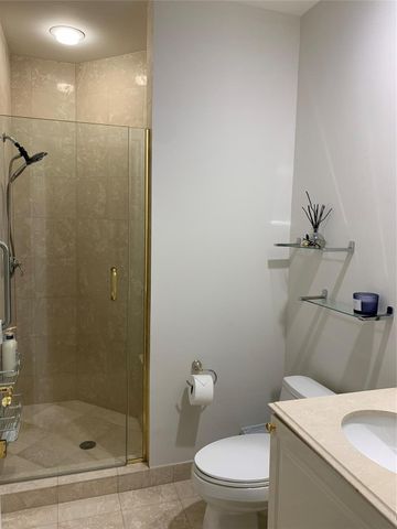 1063 W Hillsboro Mile 115, Hillsboro Beach, FL 33062