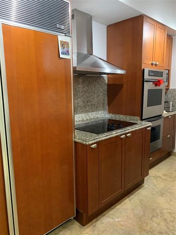 1063 W Hillsboro Mile 115, Hillsboro Beach, FL 33062