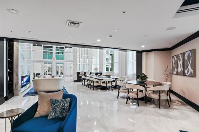 1063 W Hillsboro Mile 115, Hillsboro Beach, FL 33062