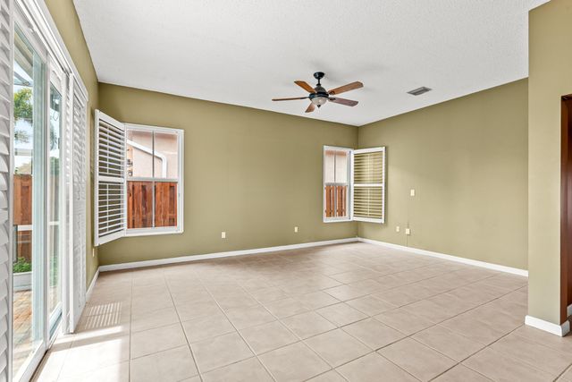 376 E Royal Cove Circle, Davie, FL 33325