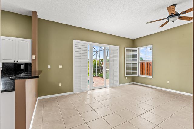 376 E Royal Cove Circle, Davie, FL 33325